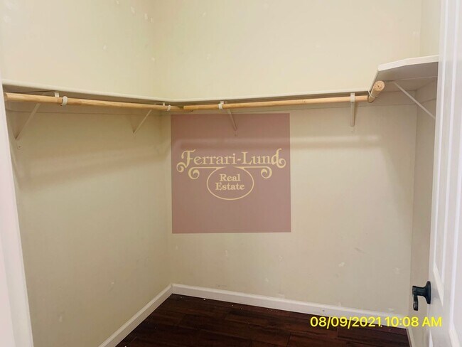 Building Photo - Charming 3 Bedroom, 2 Bathroom Single-Stor...
