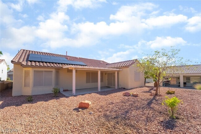 Building Photo - 2571 Thatcher Ave