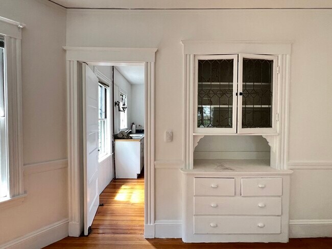 Building Photo - 71 Fayerweather St