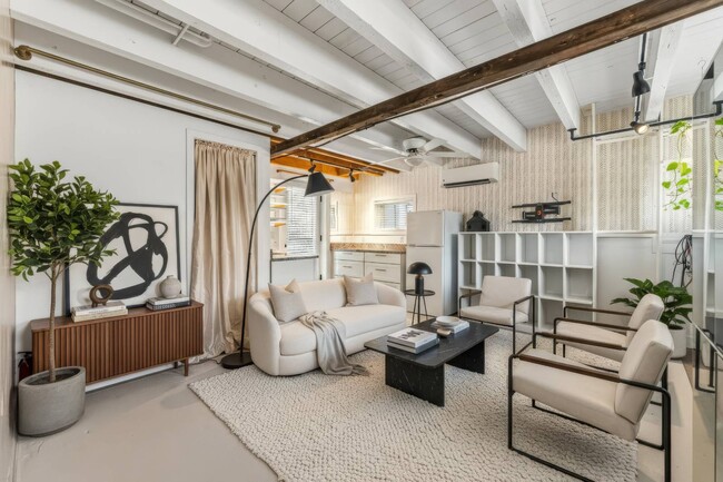 Building Photo - 264 Lake St