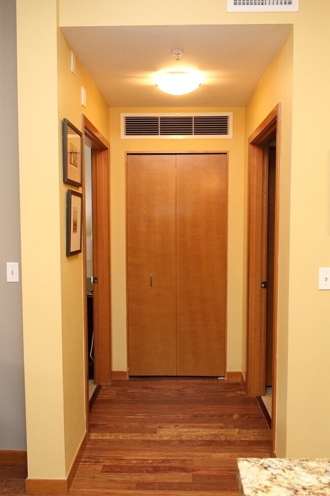 Building Photo - 2335 NW Raleigh St