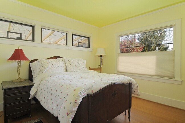 Building Photo - Seattle Home - Phinney Ridge