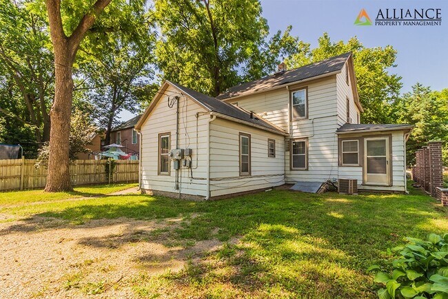 Building Photo - 711 Fremont St