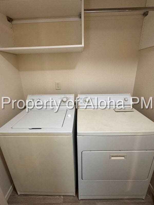 Building Photo - 1041 W Pine Ave