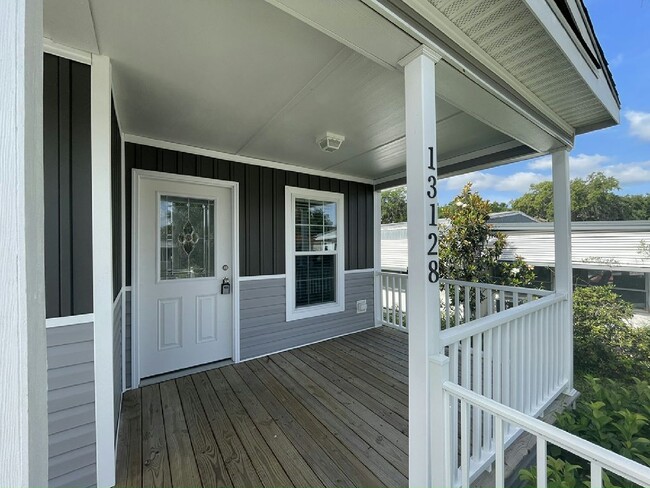 Building Photo - 13128 Lemon Ave
