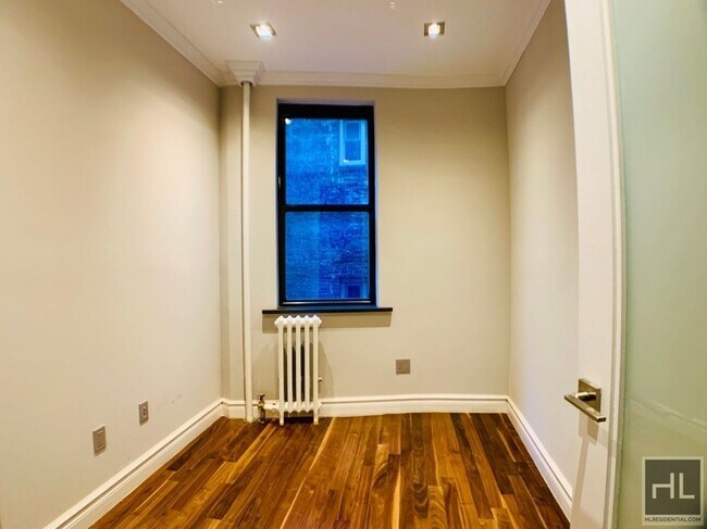 Building Photo - East 35th Street