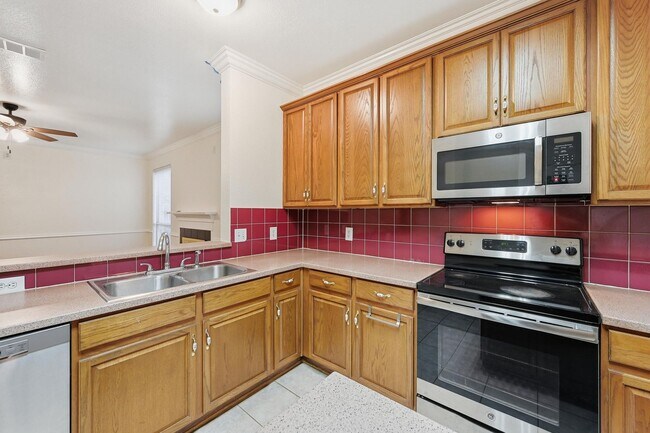 Building Photo - Beautiful home in Hurst-Euless-Bedford ISD
