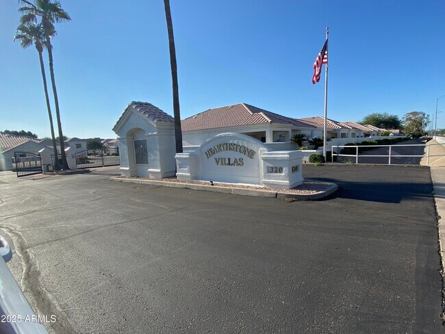 Building Photo - 320 S 70th St