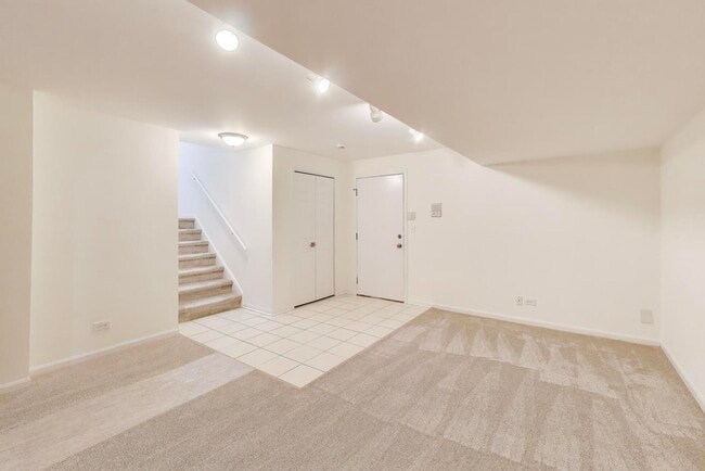 Building Photo - 325 N Water St