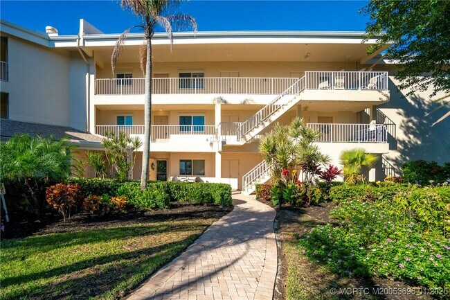 Building Photo - 2370 NE Ocean Blvd