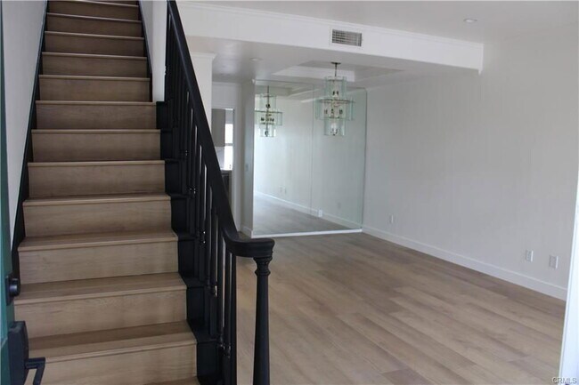 Building Photo - 5145 Yarmouth Ave