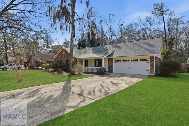 Building Photo - 405 Club Dr