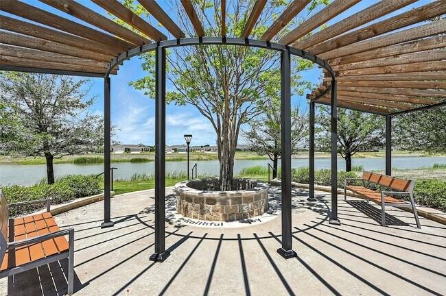 Building Photo - 208 Rubylace Dr