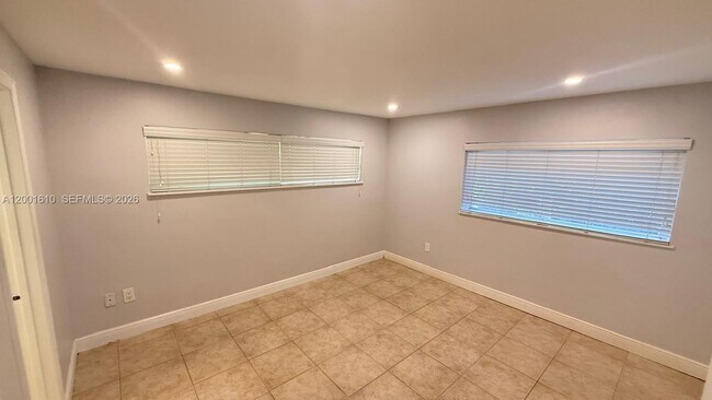 Building Photo - 8820 SW 43rd Terrace