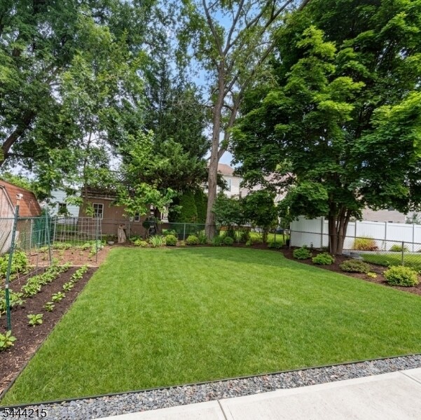 Building Photo - 32 Pawnee Ave