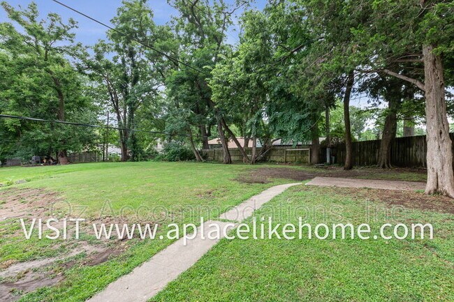 Building Photo - 3609 W 47th St