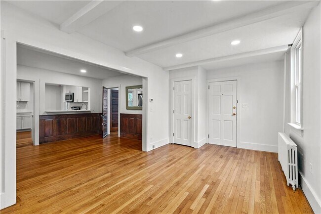 Building Photo - 41 Freeborn St