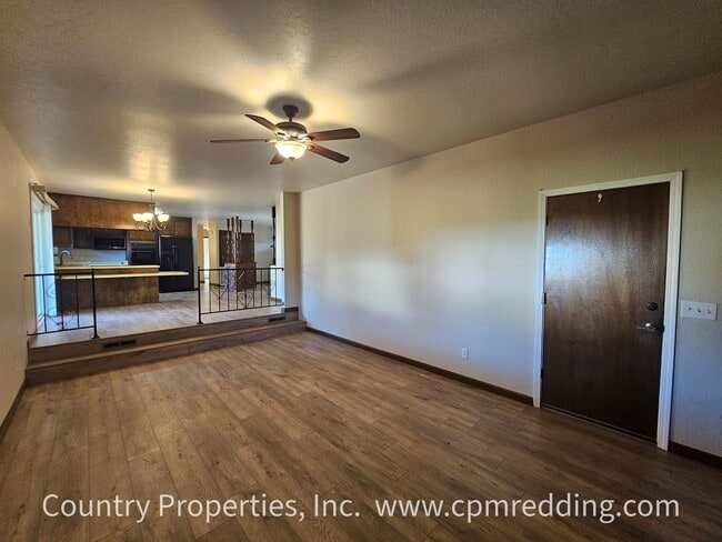 Building Photo - House with Huge Shop in the Heart of Redding Available Now!