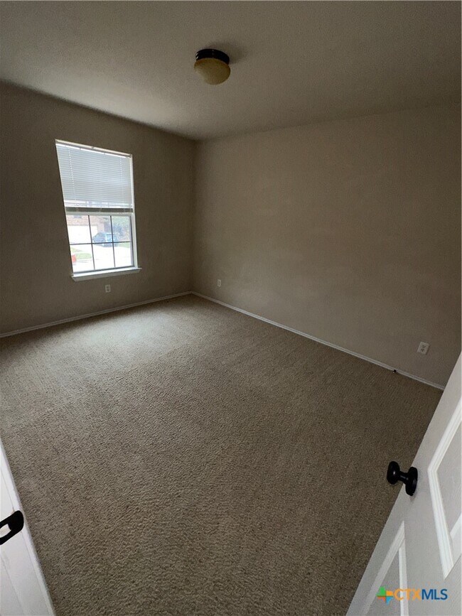 Building Photo - 6808 Rosita Oak Dr