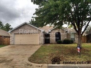 Building Photo - 4001 Cypress Gardens Dr