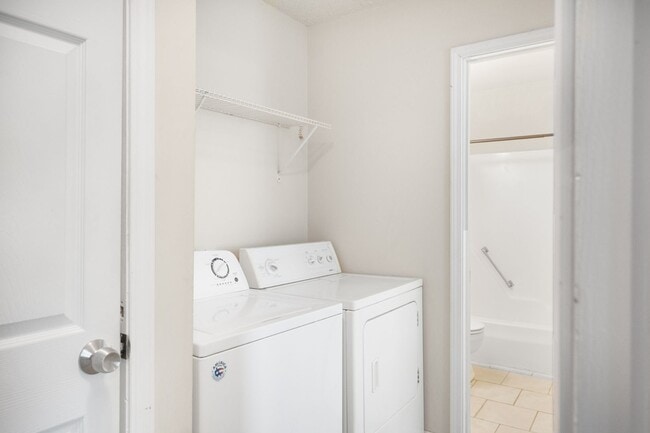 Building Photo - 3 BED / 1 BATH HOUSE IN URBANA WITH IN-UNI...