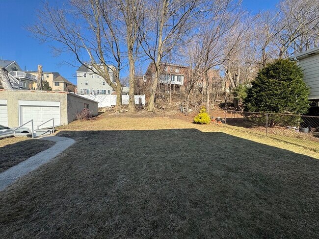 Building Photo - 28 Quirk St