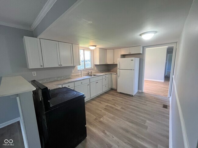 Building Photo - 3751 W 97th St