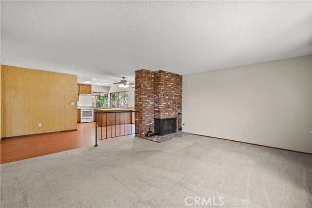 Building Photo - 1085 Tamarack Ave
