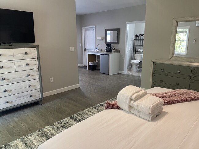 Master suite kitchenette - 17 Old Gap Creek Rd