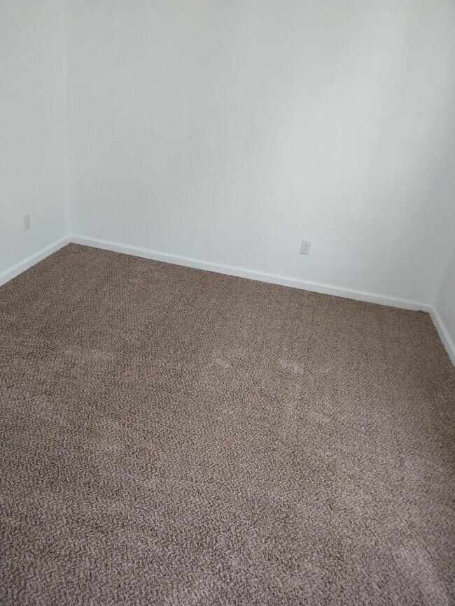 Bed 1 - 712 25th St