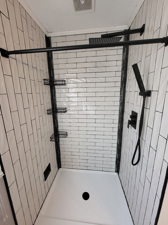 Building Photo - 3 Bedroom Townhome in Lititz