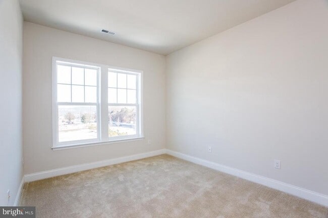 Building Photo - 65 Lila Ln