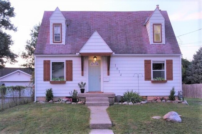 Building Photo - 1614 Humphrey Ave