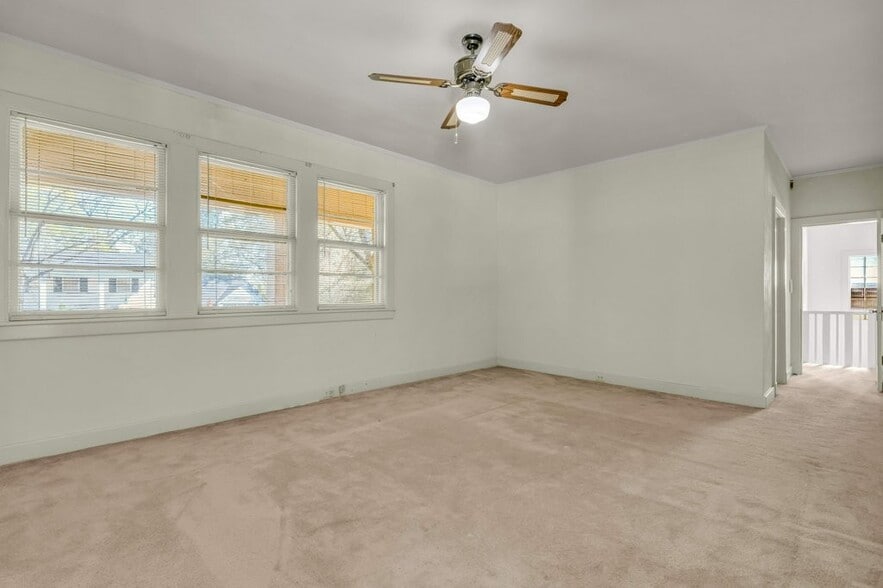 Building Photo - 1111 12th St N