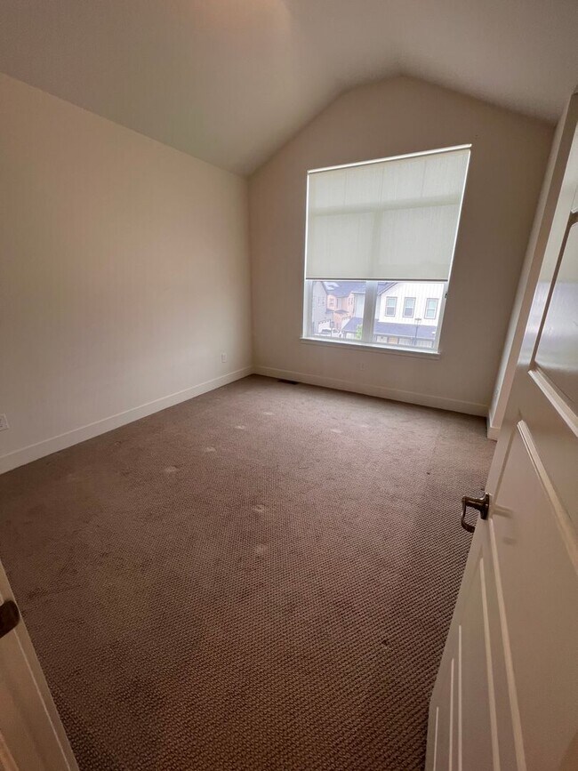 Building Photo - NEW BUILD 4 Bed 3.5 Bath Townhome In Superior-Available Now!