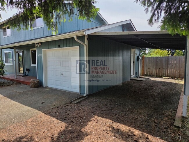 Building Photo - Recently remodeled 3 bedroom, 2.5 bath home