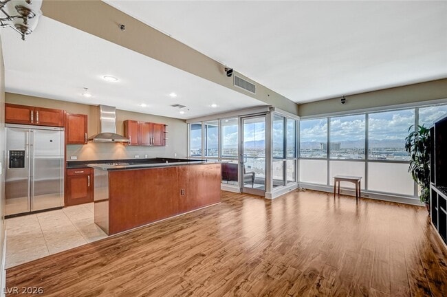 Building Photo - 4575 Dean Martin Dr