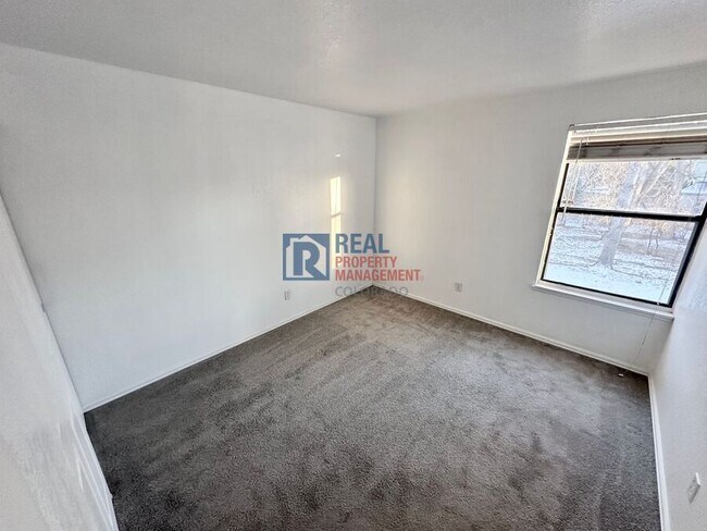 Building Photo - 14120 E Temple Dr