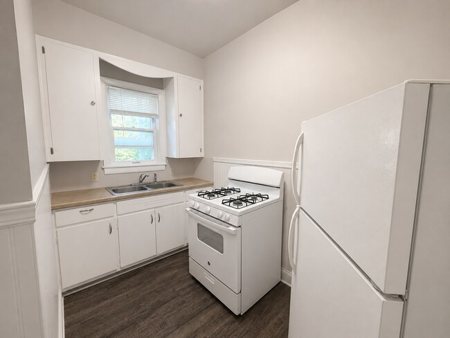 Building Photo - 1 bed/1 bath in Heritage Hill ( first floor)