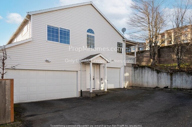 Building Photo - Updated One Bedroom in Happy Valley - Atta...