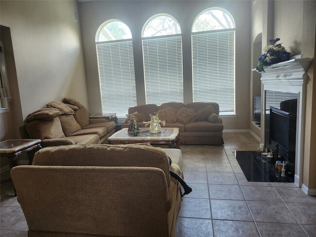 Building Photo - 4627 Lake Knoll Ct