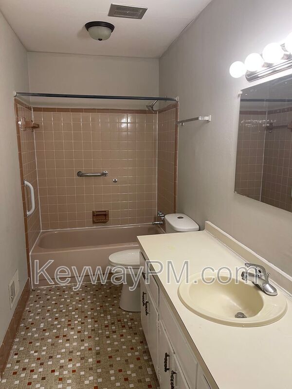 Building Photo - 2341 Ridge Rd