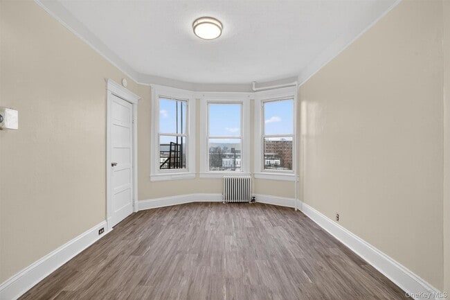 Building Photo - 52 Groshon Ave