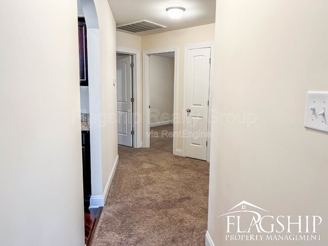 Building Photo - 118 Quail Hollow Dr