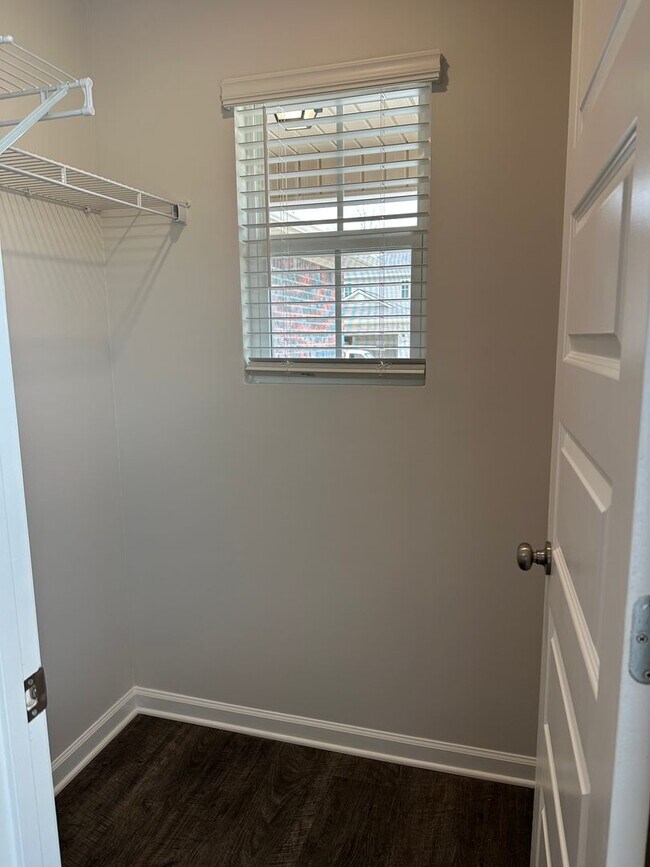 Building Photo - Pre-Leasing Now | Beautiful 4 Bedroom, 2 Bath Home Offering Space & Comfort in Kilpatrick Landing