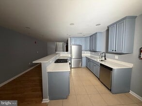 Building Photo - 1831 W Diamond St