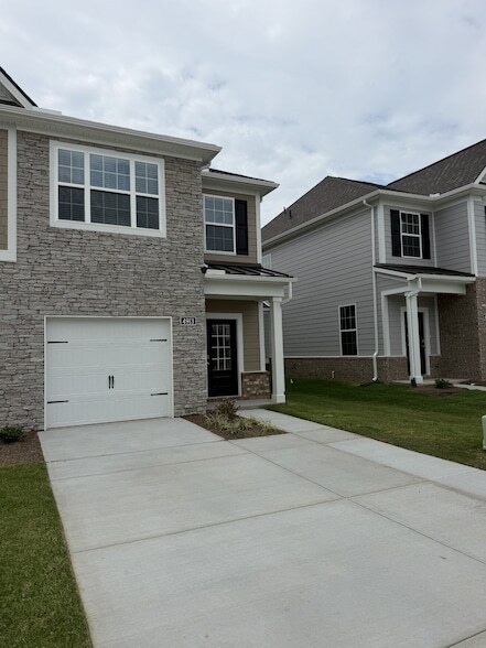 Building Photo - 4913 Mowbray Wy