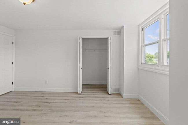 Building Photo - 2119 Delmar Dr