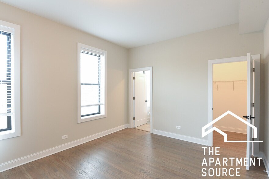 Building Photo - 3407 W Fullerton Ave