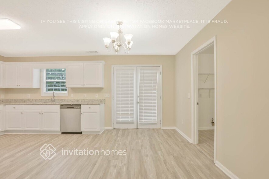 Building Photo - 405 Anita Dr